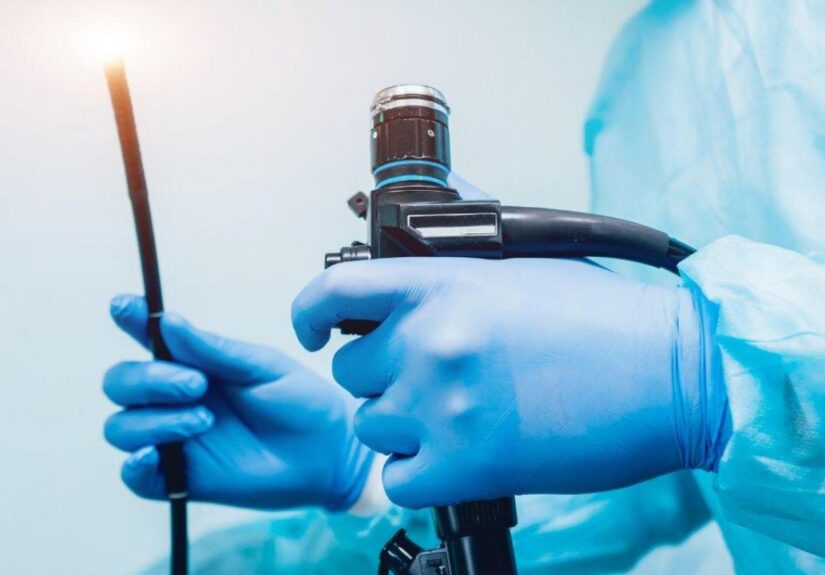 Tout savoir sur la chirurgie de repositionnement du sourcil par endoscopie fronto-temporale